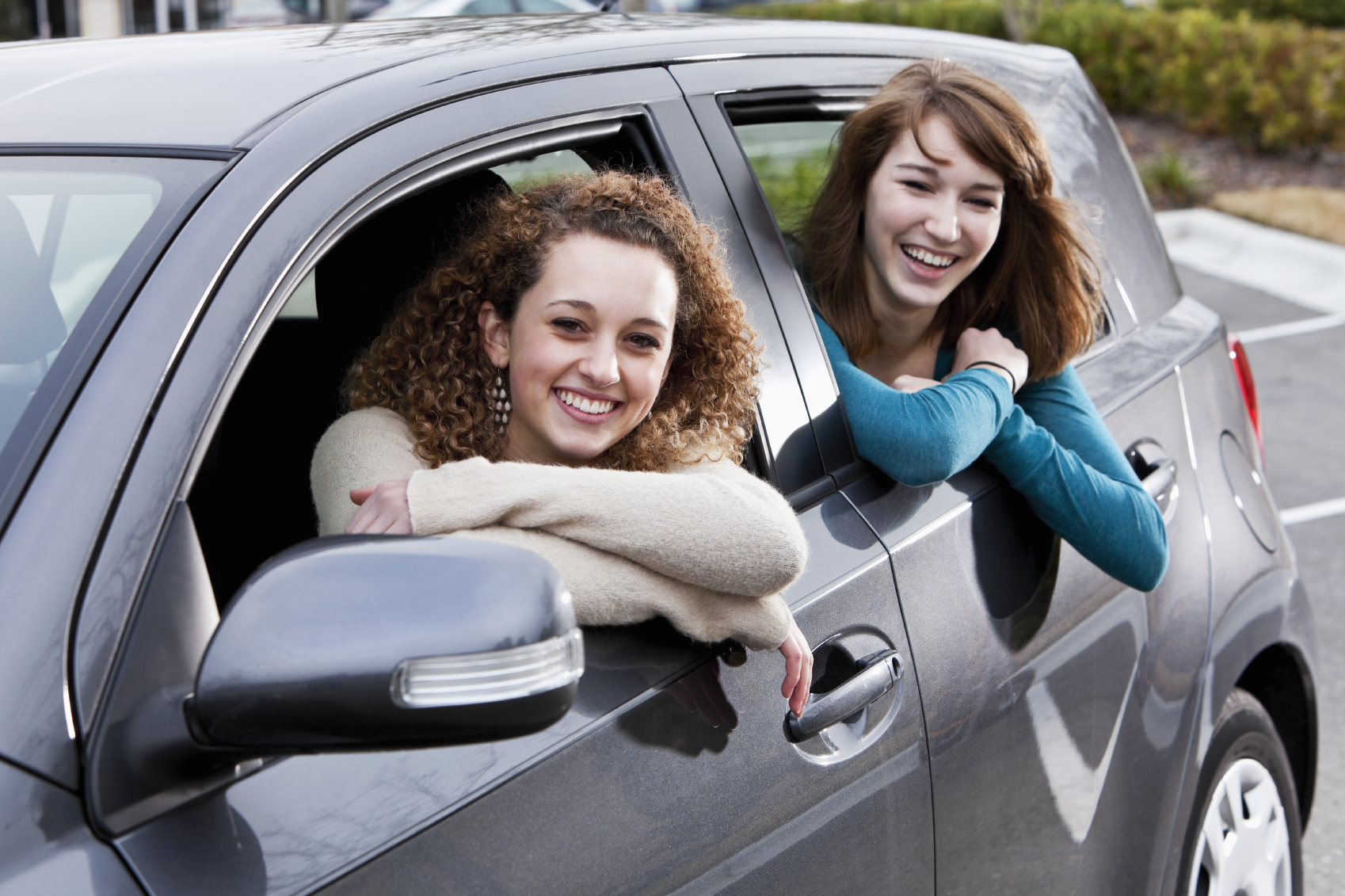 Safe Teen Driving - Teenagers starting from 16 years can learn to drive a car in Canada